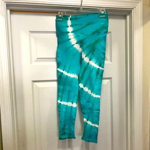 Nux Turquoise Tie-Dye Cropped Leggings sz. M